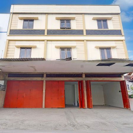 Hotel O Rappocini Near Rsia Paramount Makassar Kültér fotó