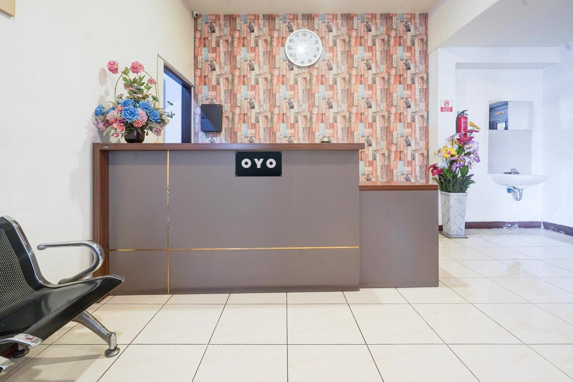 Hotel O Rappocini Near Rsia Paramount Makassar Kültér fotó