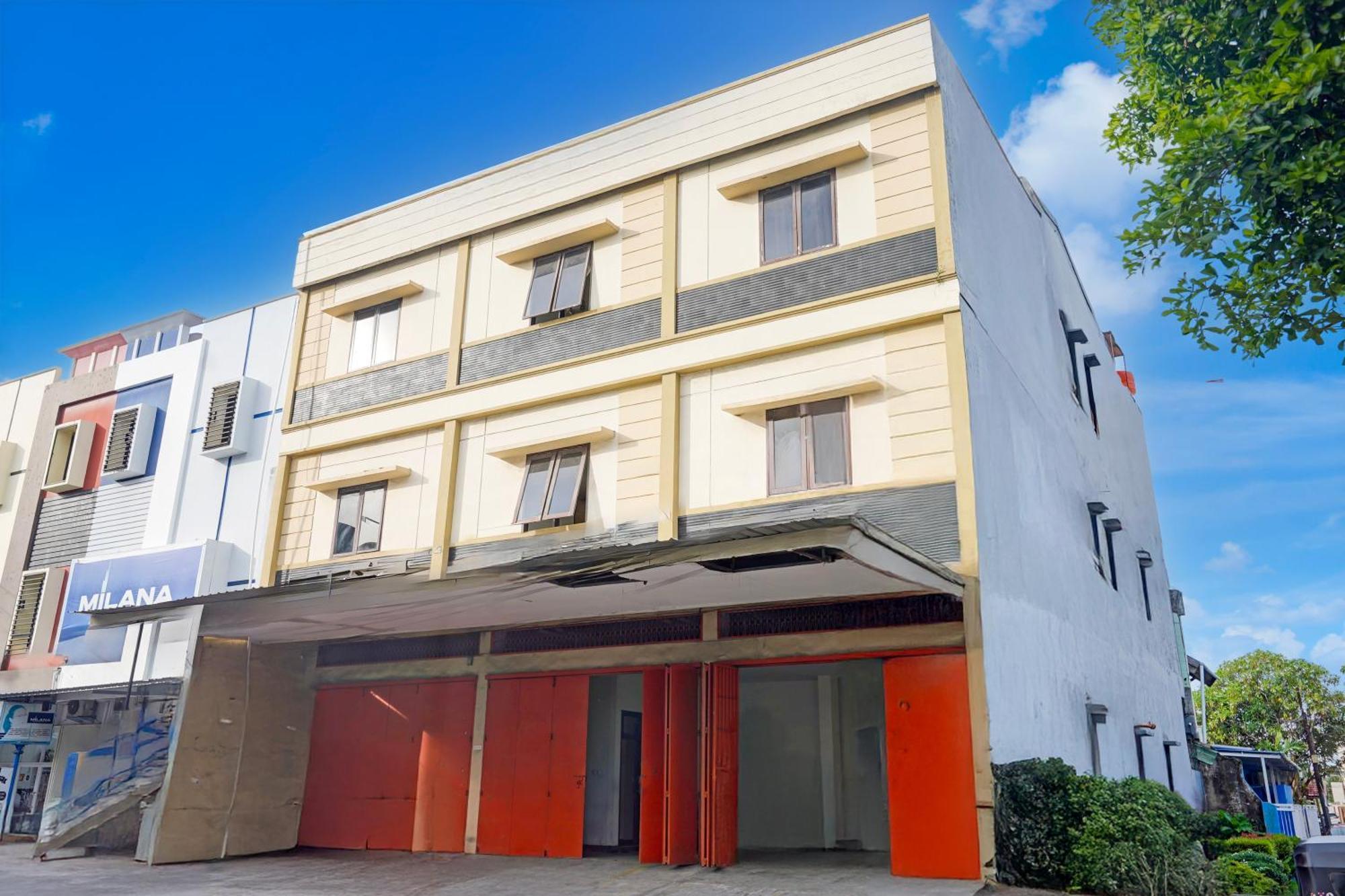 Hotel O Rappocini Near Rsia Paramount Makassar Kültér fotó