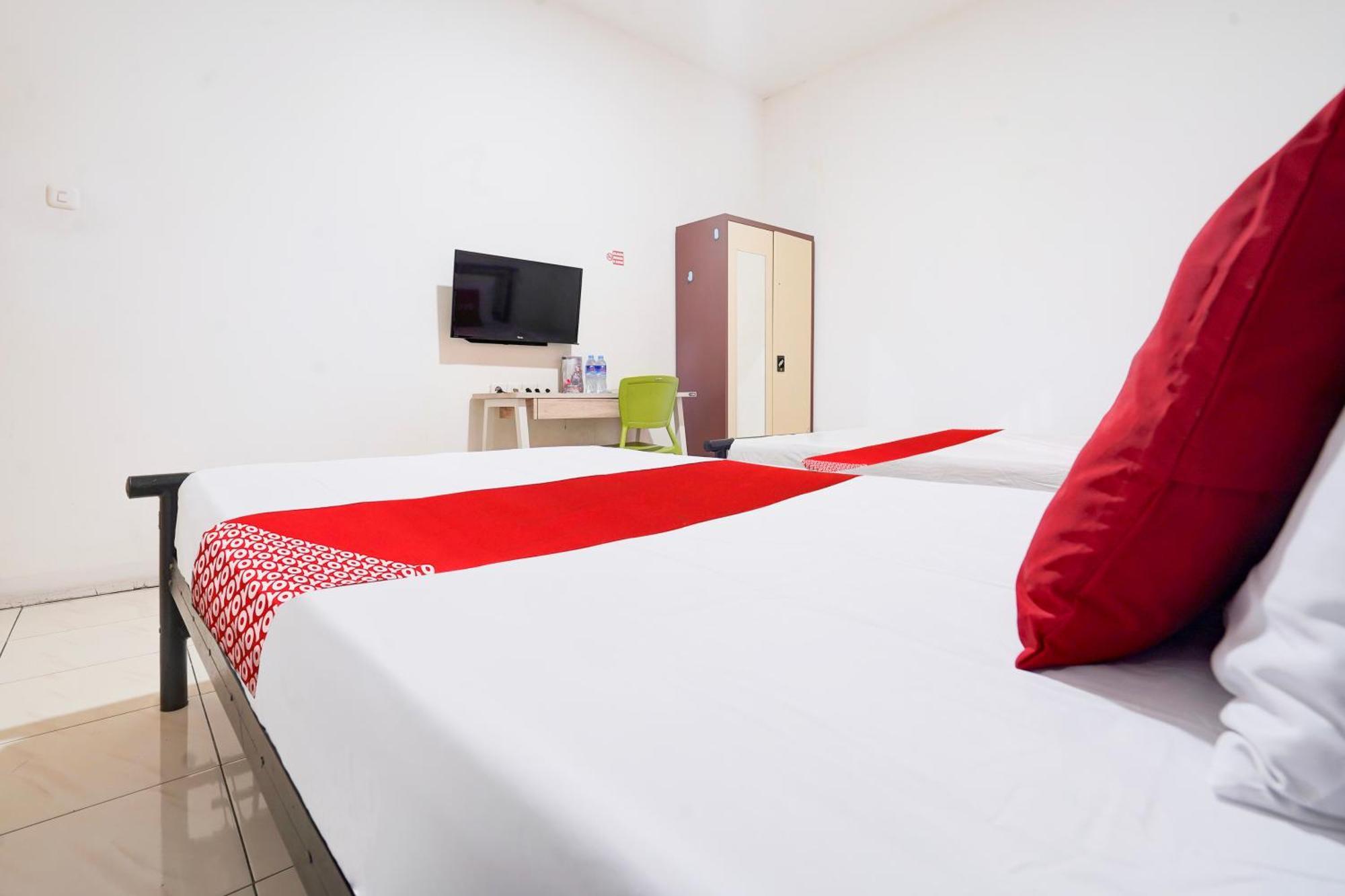 Hotel O Rappocini Near Rsia Paramount Makassar Kültér fotó