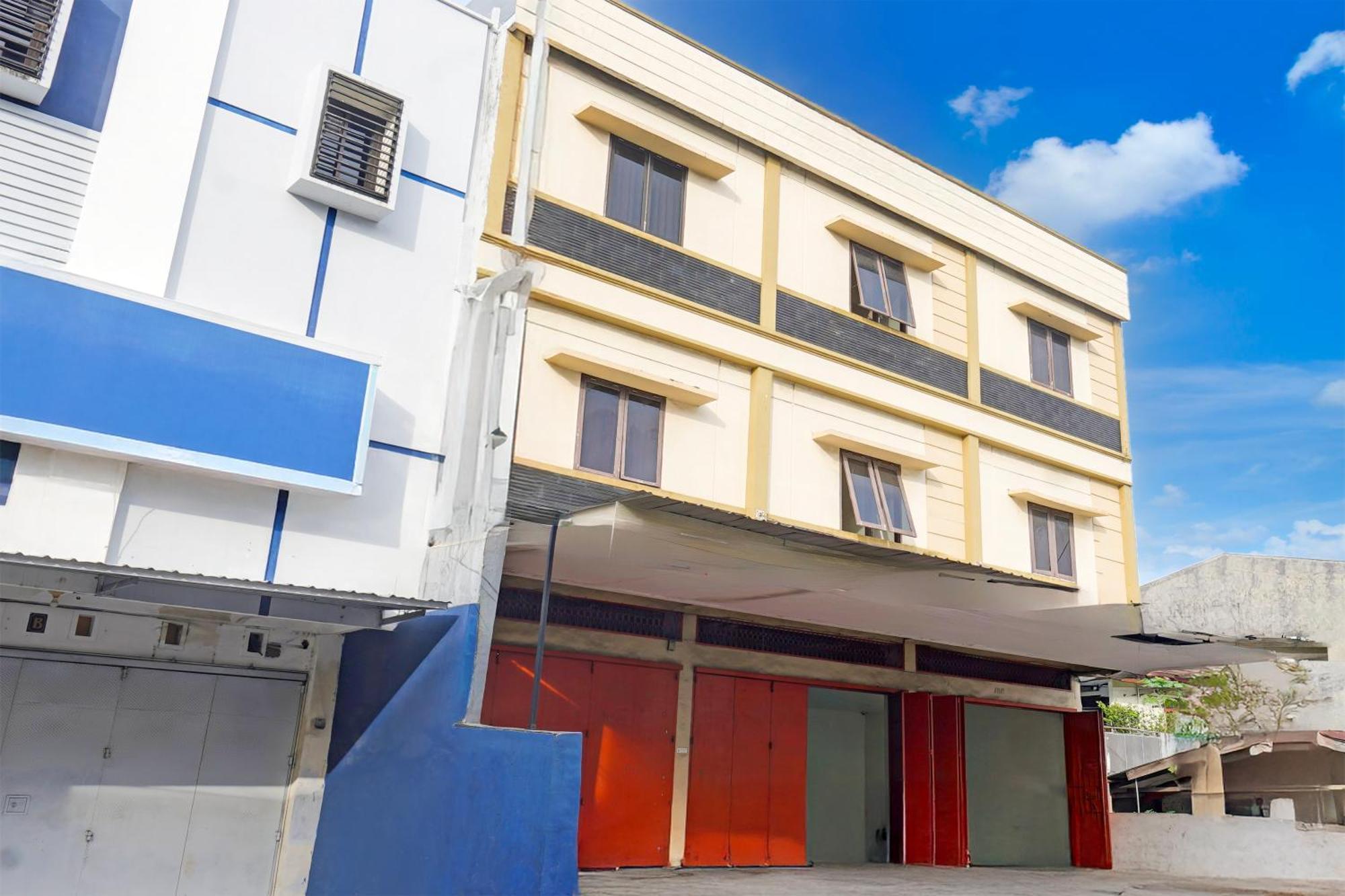 Hotel O Rappocini Near Rsia Paramount Makassar Kültér fotó